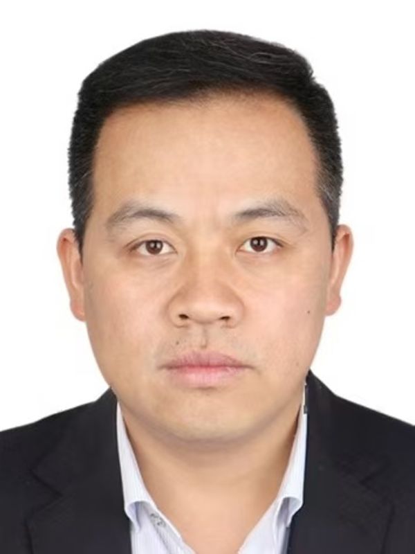 王登发同志